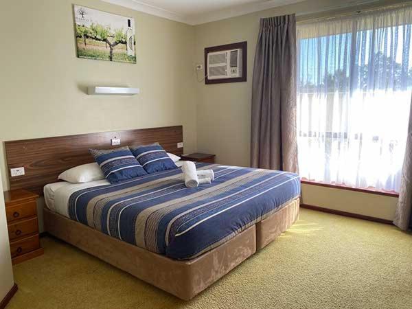 Donnybrook Motel Eksteriør bilde