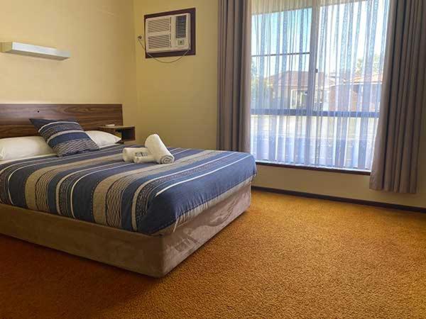 Donnybrook Motel Eksteriør bilde