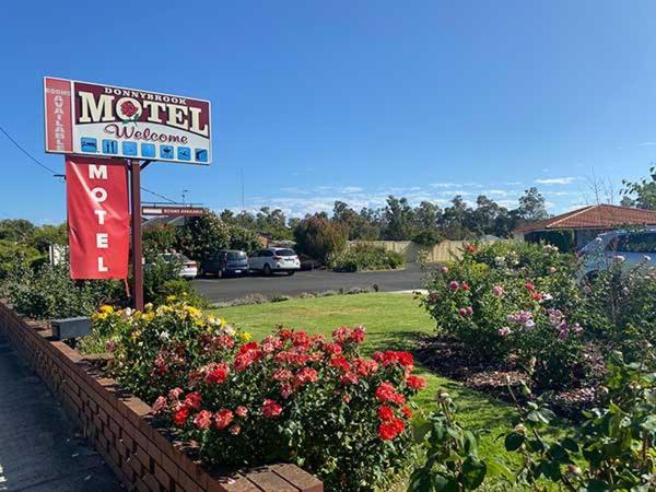 Donnybrook Motel Eksteriør bilde